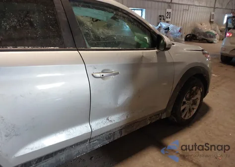 2019 Hyundai Tucson Value z USA, uszkodzony, nr VIN KM8J3CA40KU071883